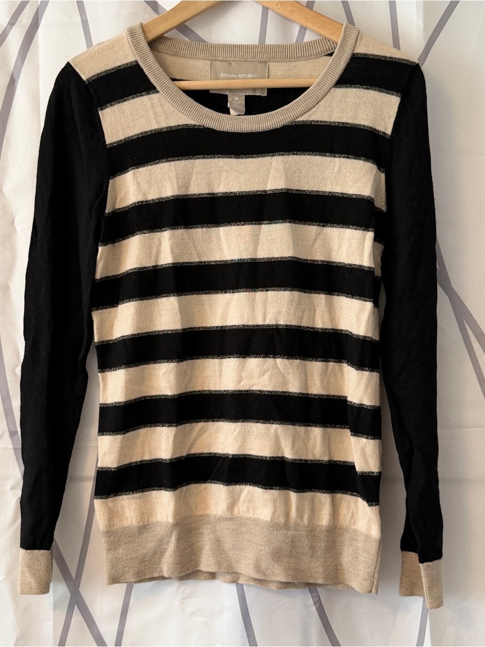 Banana Republic Women’s M Black Cream Striped Academia Preppy Crewneck Sweater